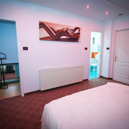Karma Luxury Room บูคาเรสต์ ภายนอก รูปภาพ