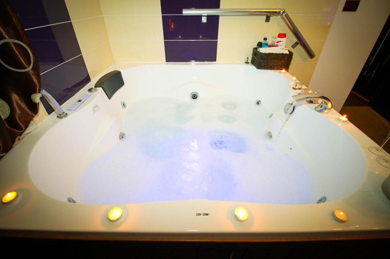Karma Luxury Room บูคาเรสต์ ภายนอก รูปภาพ