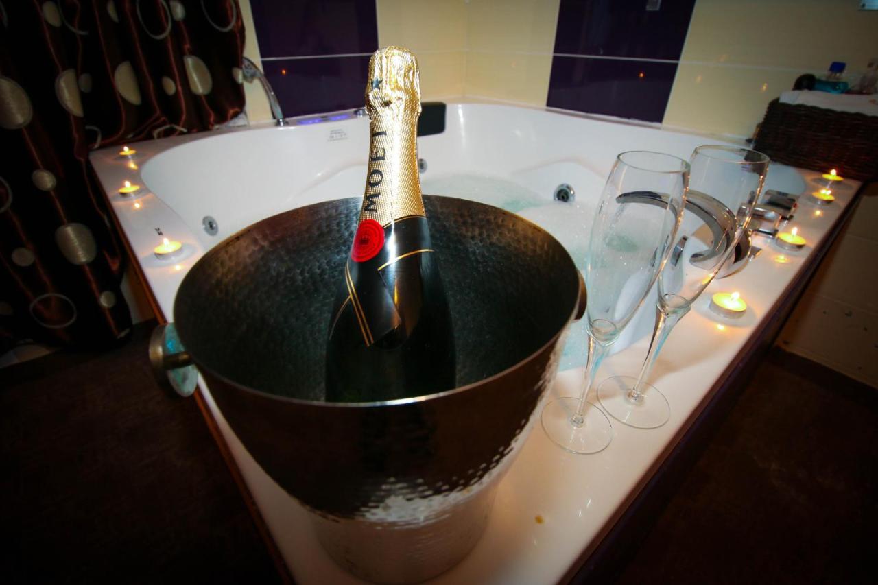 Karma Luxury Room บูคาเรสต์ ภายนอก รูปภาพ